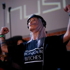 Bonjour Bitches - Unisex T-Shirt