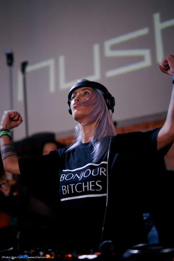 Bonjour Bitches - Unisex T-Shirt - Image 2